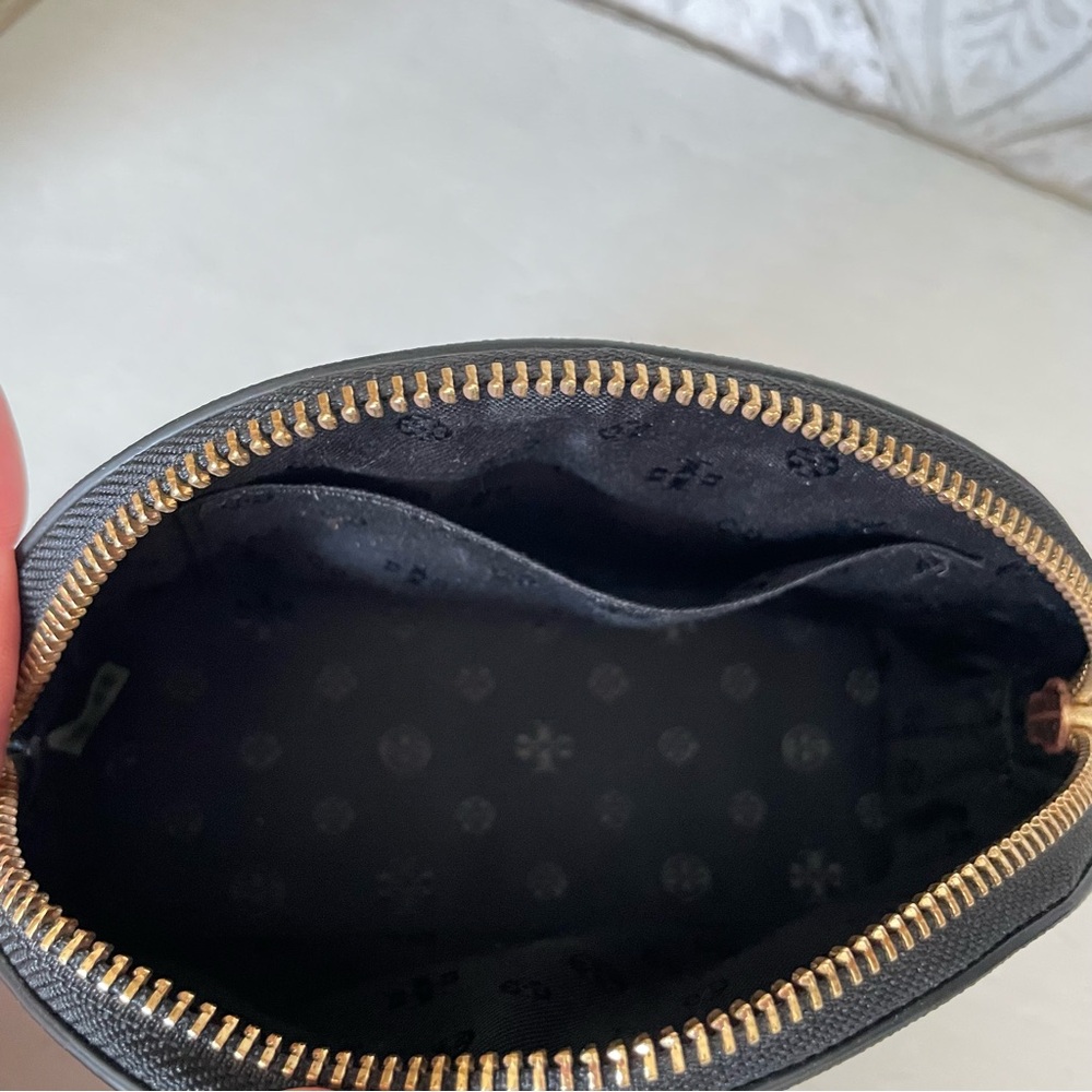 Tory Burch - Robinson Small Makeup Bag- Black - Picture 7 of 14